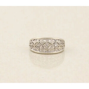 10k White Gold Diamond Dome Band Ring Size 6